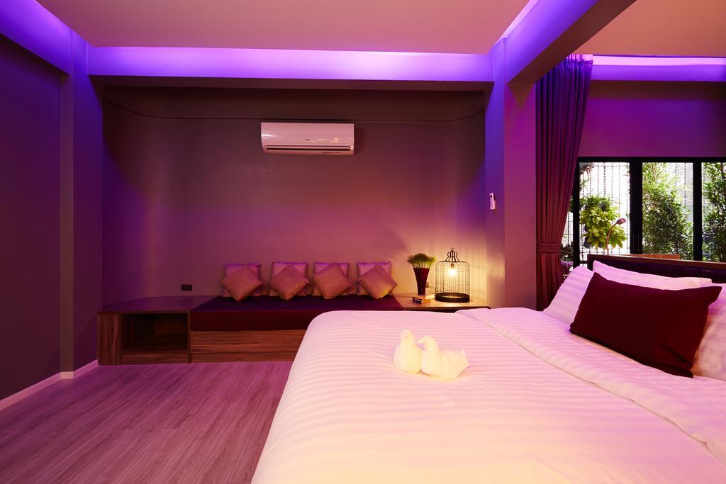 Hotel The Weekend Pattaya Esterno foto
