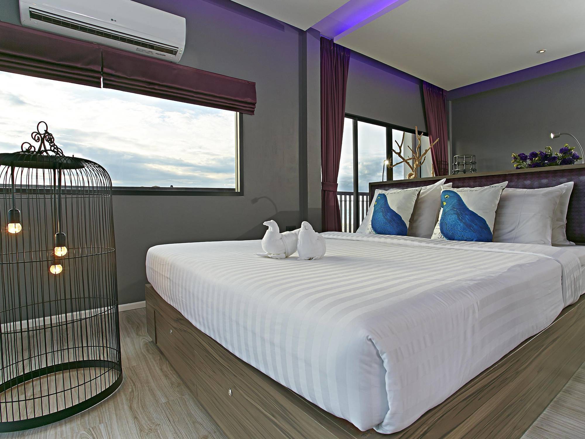 Hotel The Weekend Pattaya Esterno foto