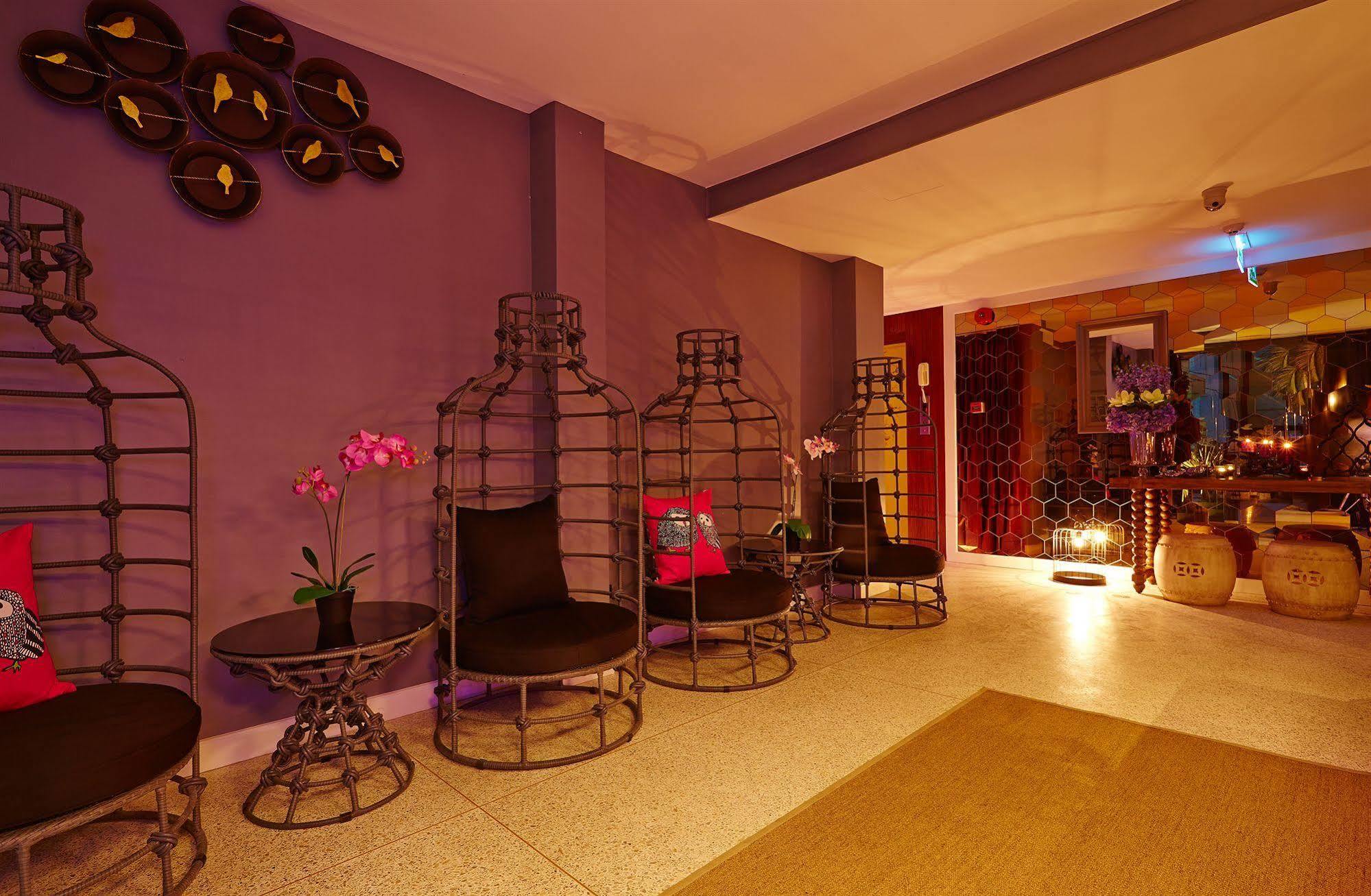 Hotel The Weekend Pattaya Esterno foto