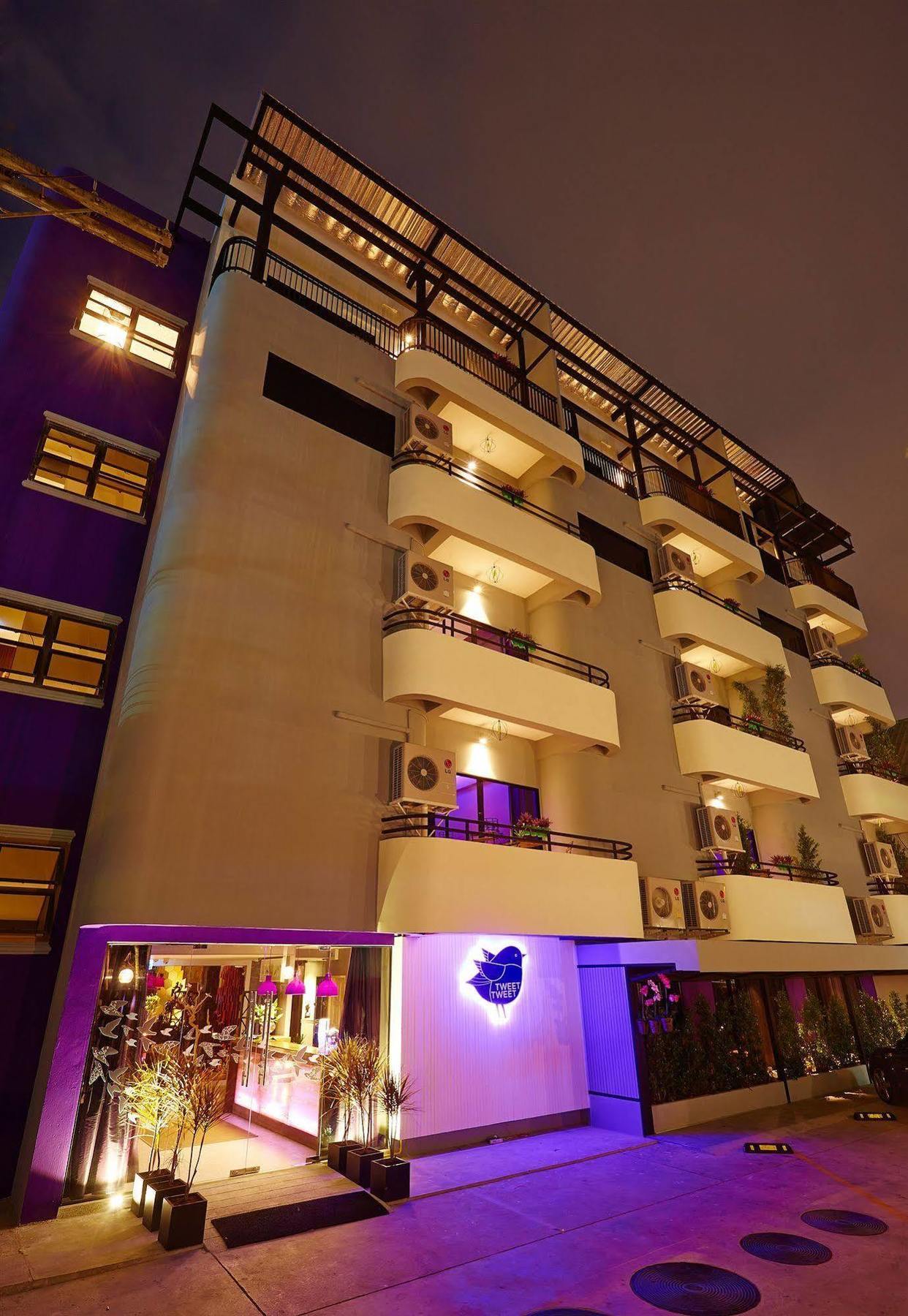 Hotel The Weekend Pattaya Esterno foto