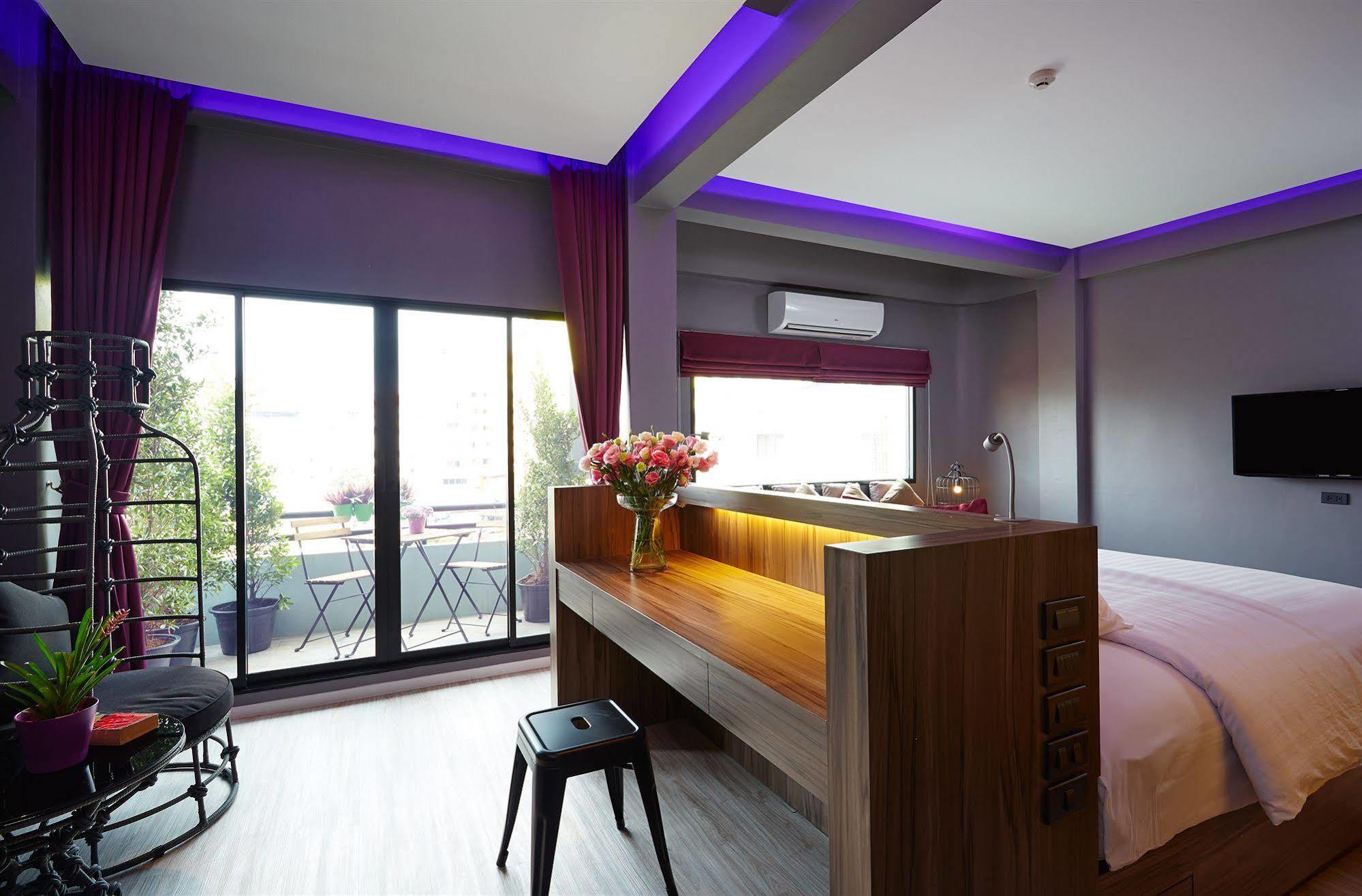 Hotel The Weekend Pattaya Esterno foto